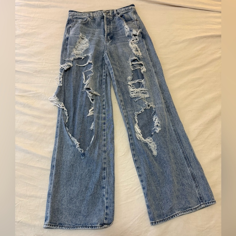 Distressed Baggy Jeans